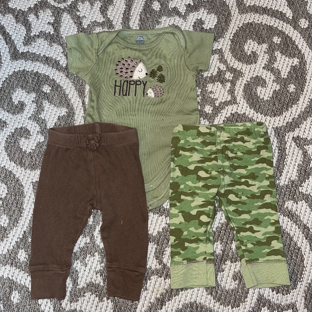 3 Piece Bundle - Hedgehog Onesie, 2 Pairs Joggers Camo & Brown, 0-3 months